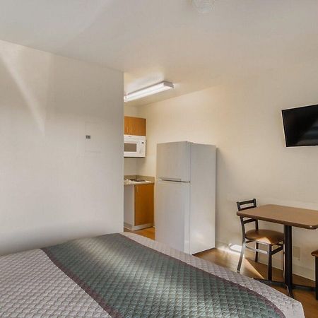 Hometowne Studios By Red Roof Denver - Airport/Aurora Εξωτερικό φωτογραφία